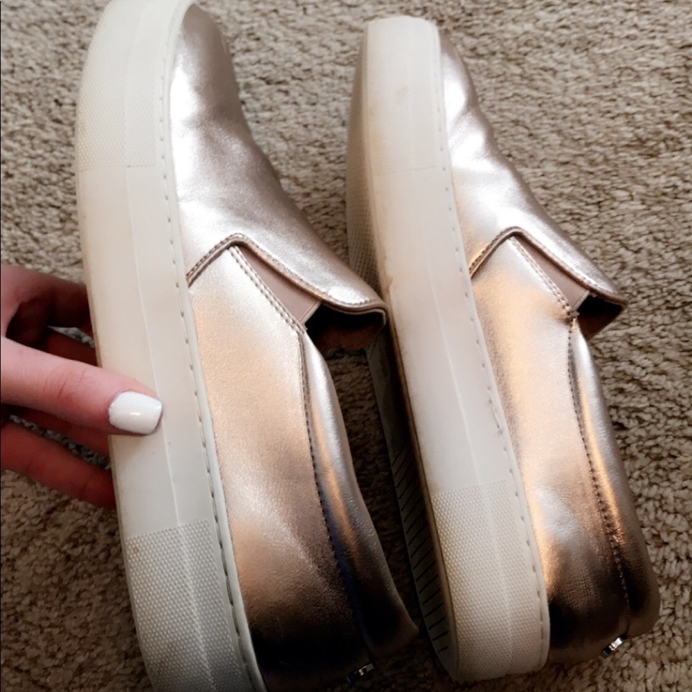 Steve Madden Gills